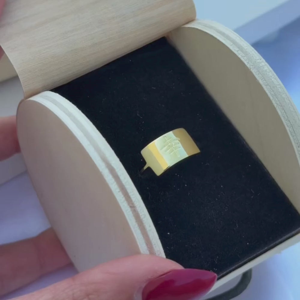 Harmony (和) Oval Signet Ring