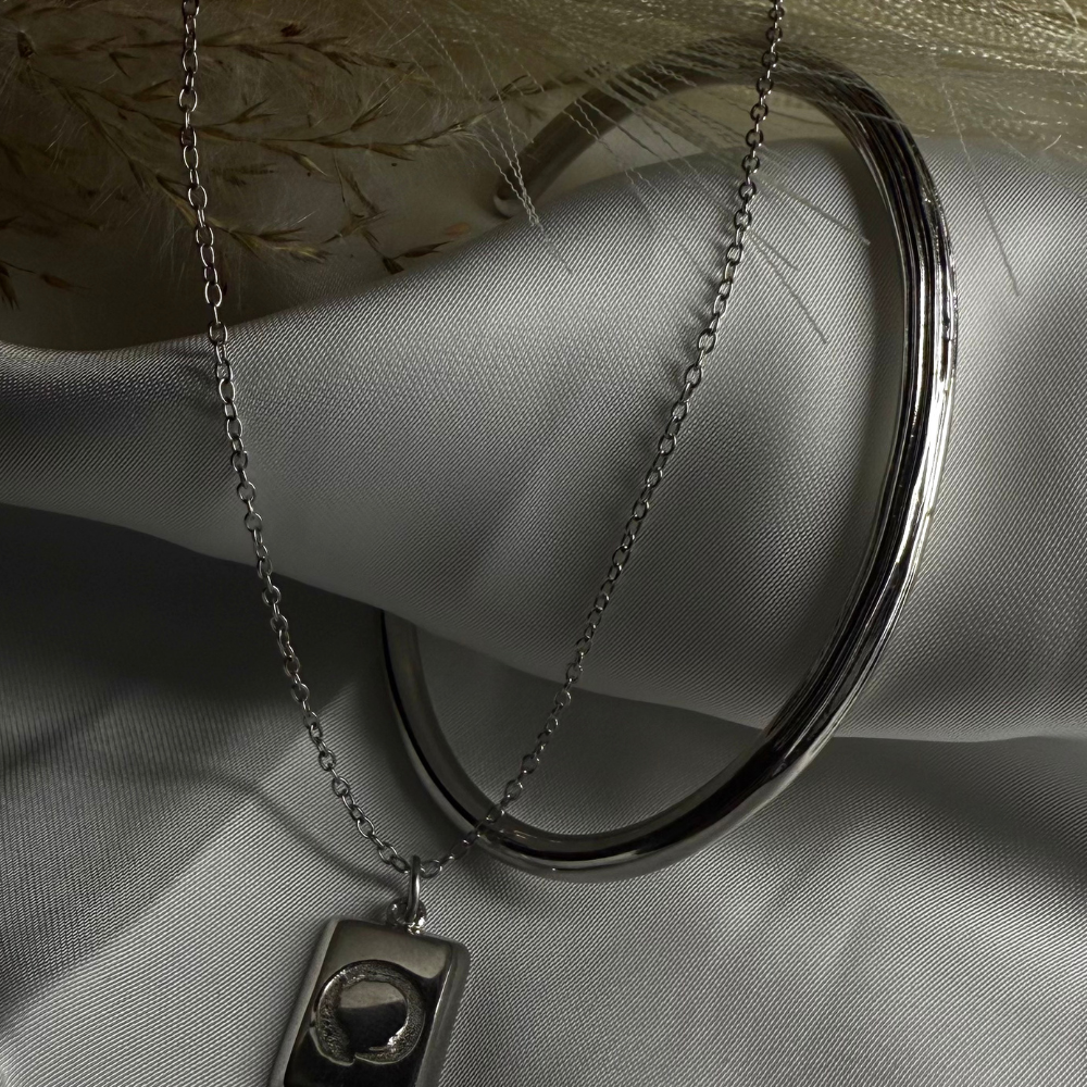 The Heart Knows Necklace – NOE